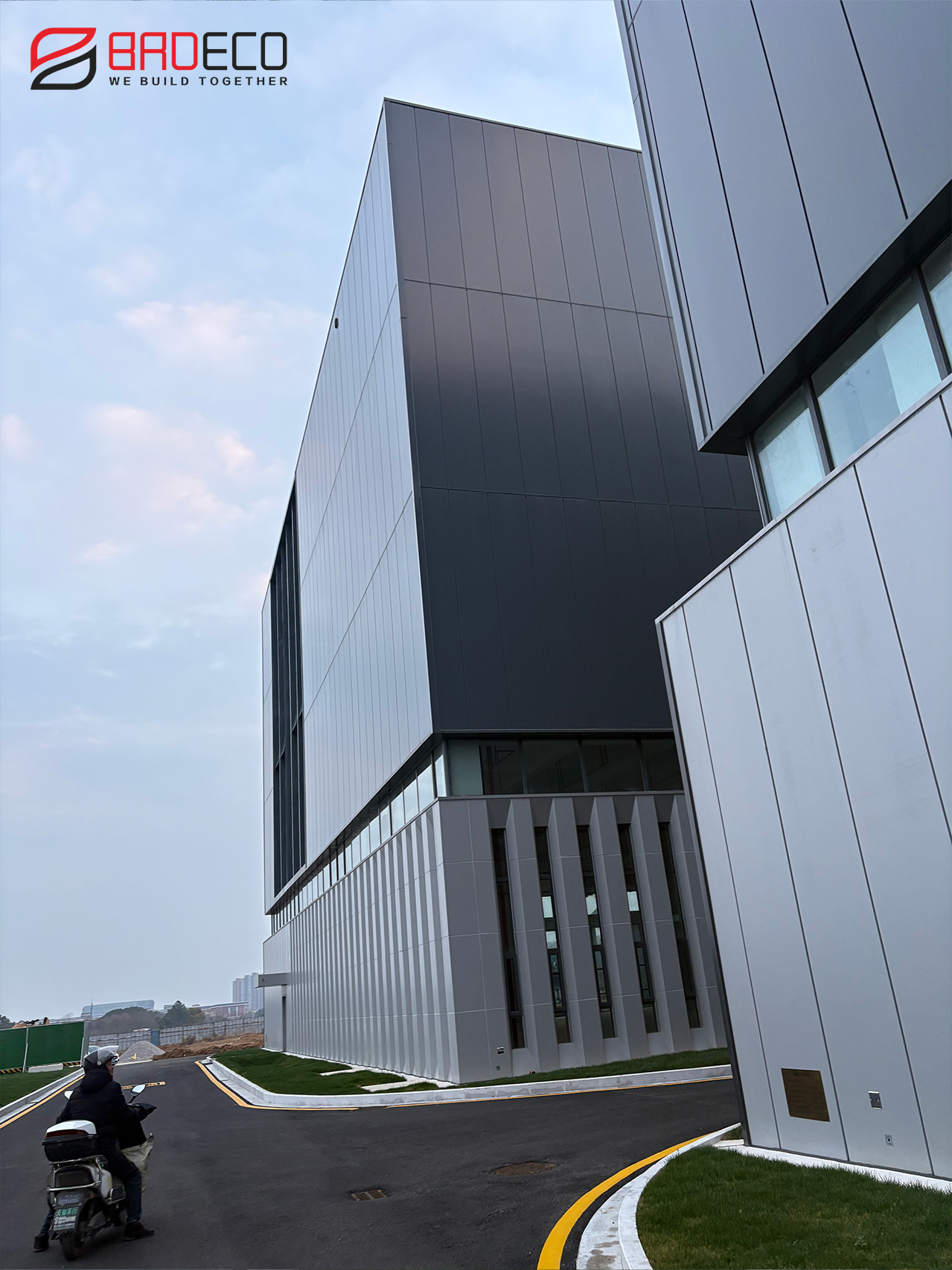 Side elevation of biomedical industrial park constructed with BRD polyurethane edge-sealed rockwool panels